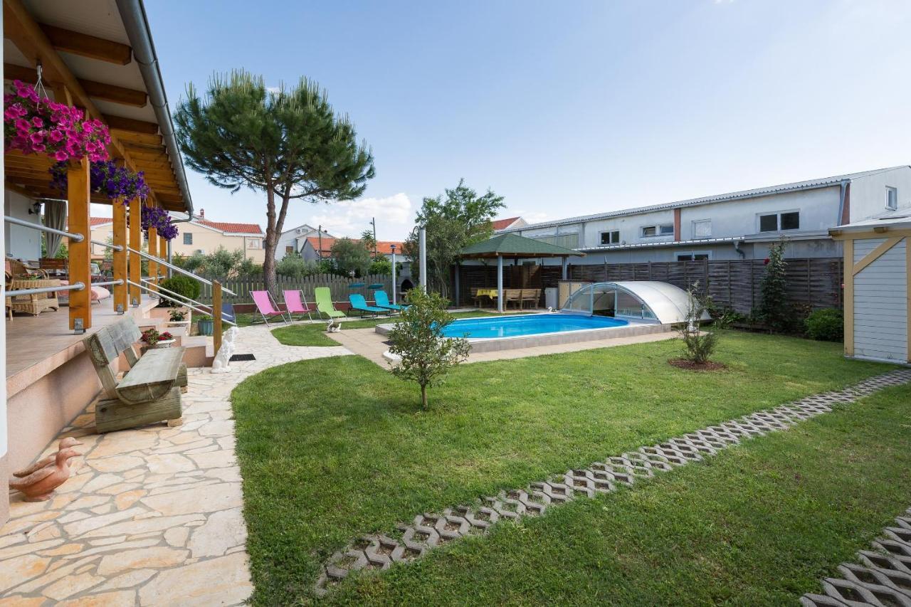 Apartment Twisting By The Private Pool Zadar Exteriör bild